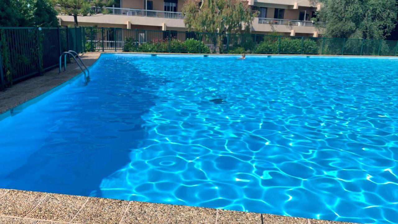 Sea View Apartment In Residence With Swimming Pool! Nice Luaran gambar